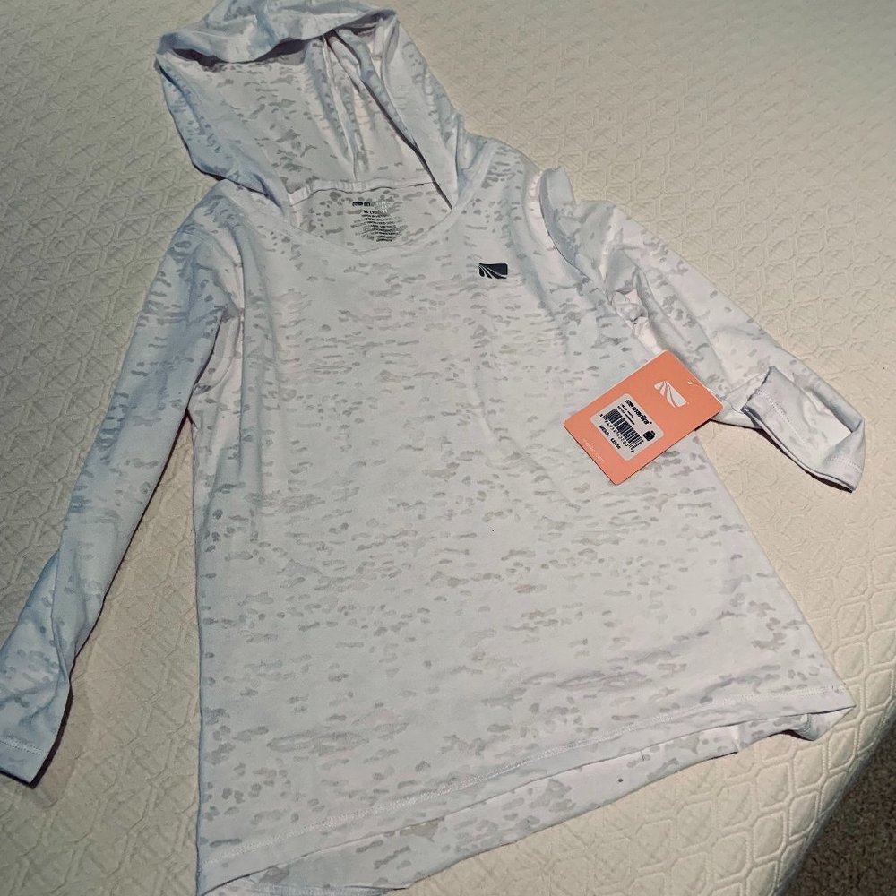 Marika Jr T shirt Hoodie NWT size M 10-12